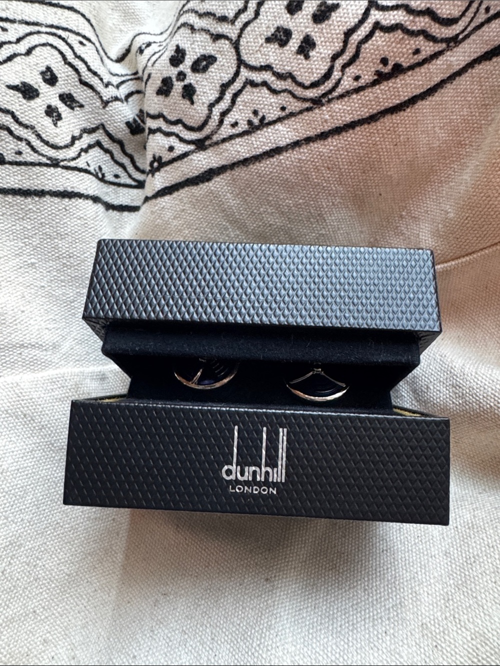 Cufflinks - Picture 4 of 6